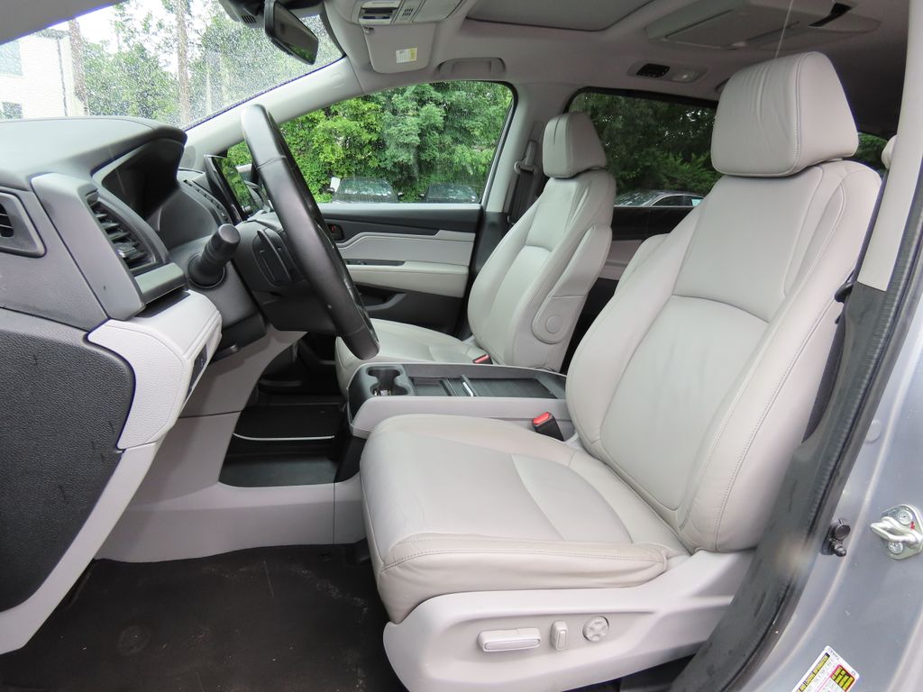 Thumbnail: 2018 Honda Odyssey - 11
