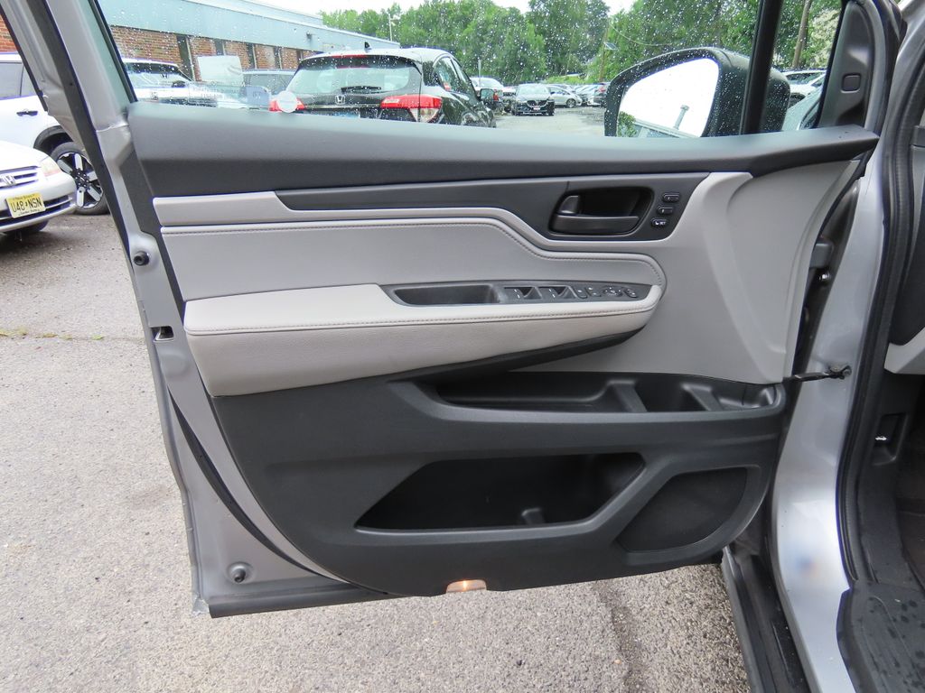 Thumbnail: 2018 Honda Odyssey - 26