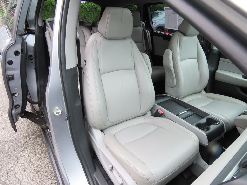 Thumbnail: 2018 Honda Odyssey - 12