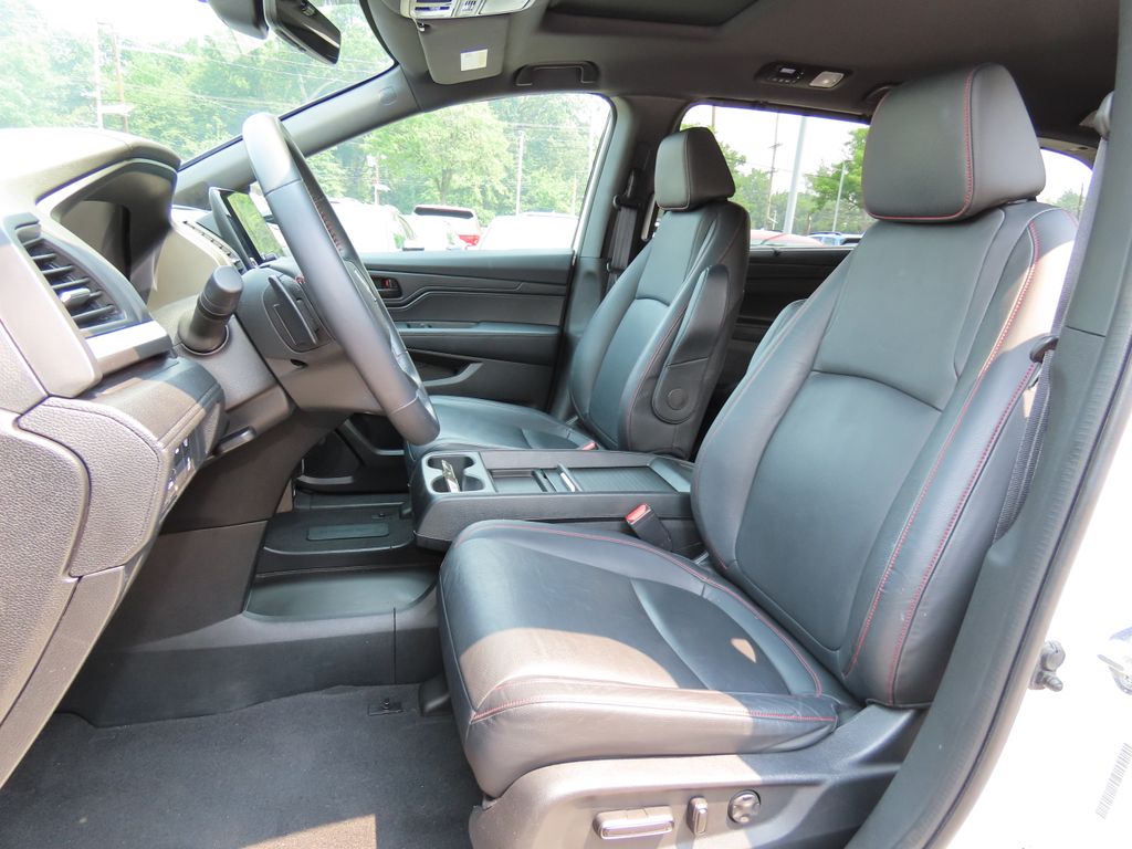 Thumbnail: 2023 Honda Odyssey - 12