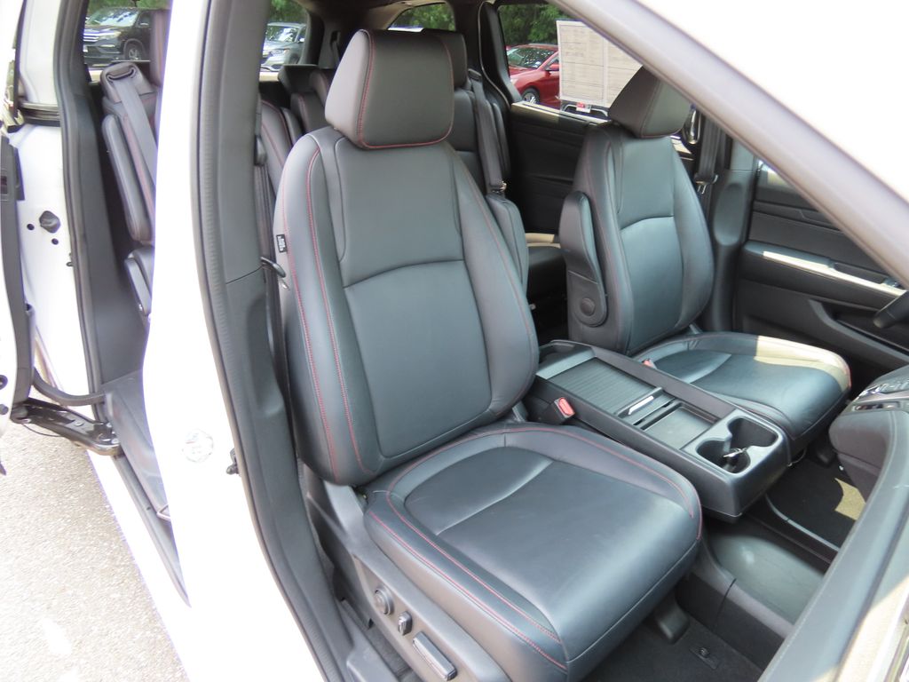 Thumbnail: 2023 Honda Odyssey - 23