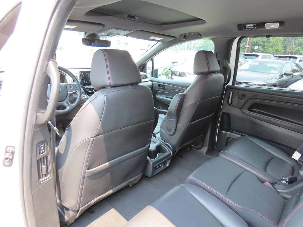 Thumbnail: 2023 Honda Odyssey - 21
