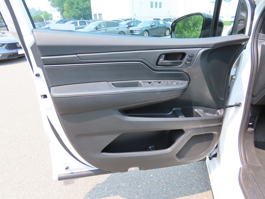 Thumbnail: 2023 Honda Odyssey - 22