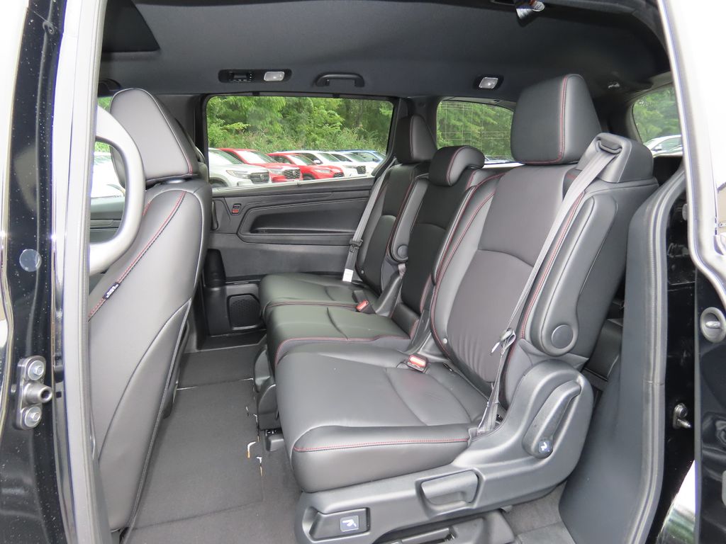 Thumbnail: 2026 Honda Odyssey - 13