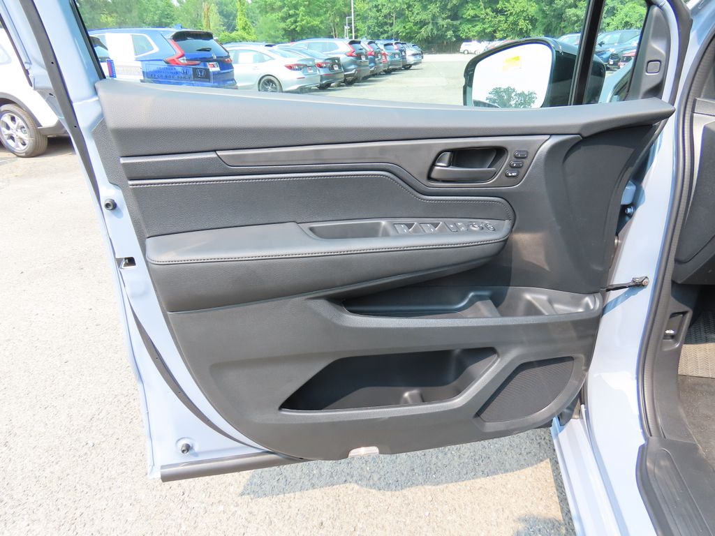 Thumbnail: 2026 Honda Odyssey - 20