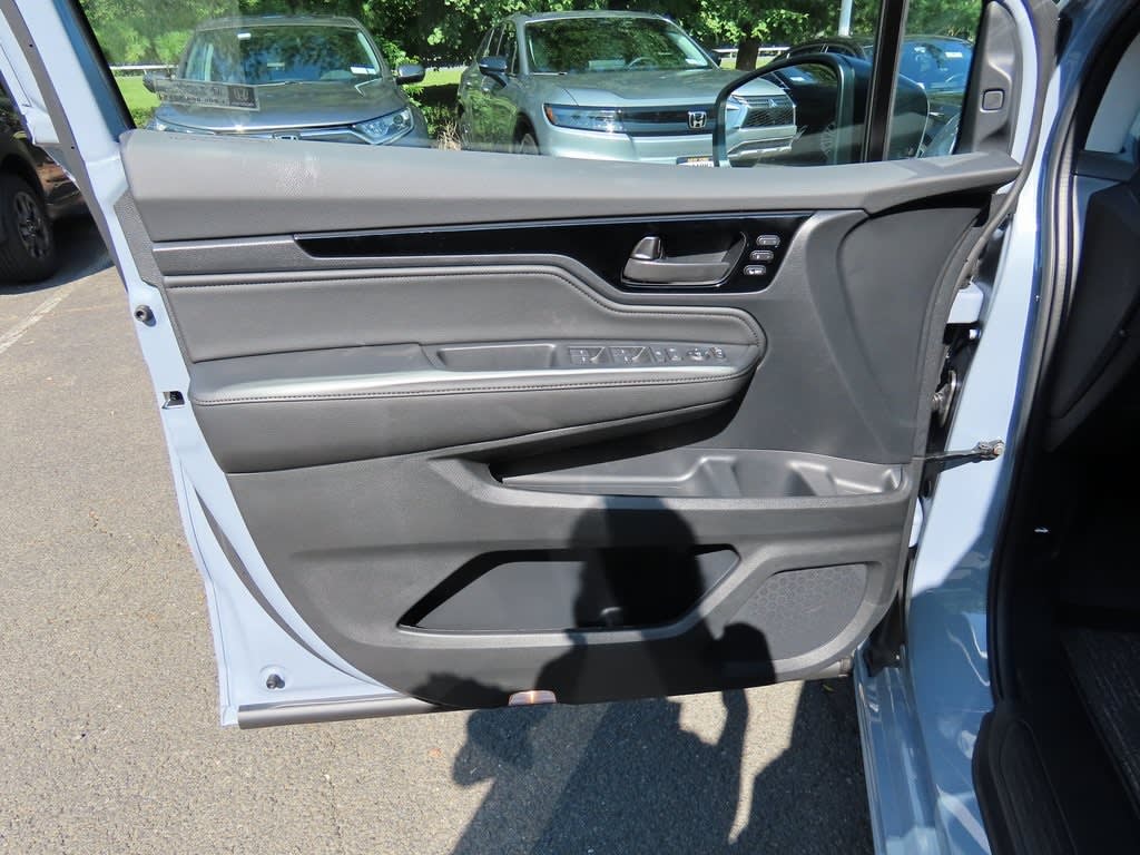 Thumbnail: 2026 Honda Odyssey - 21