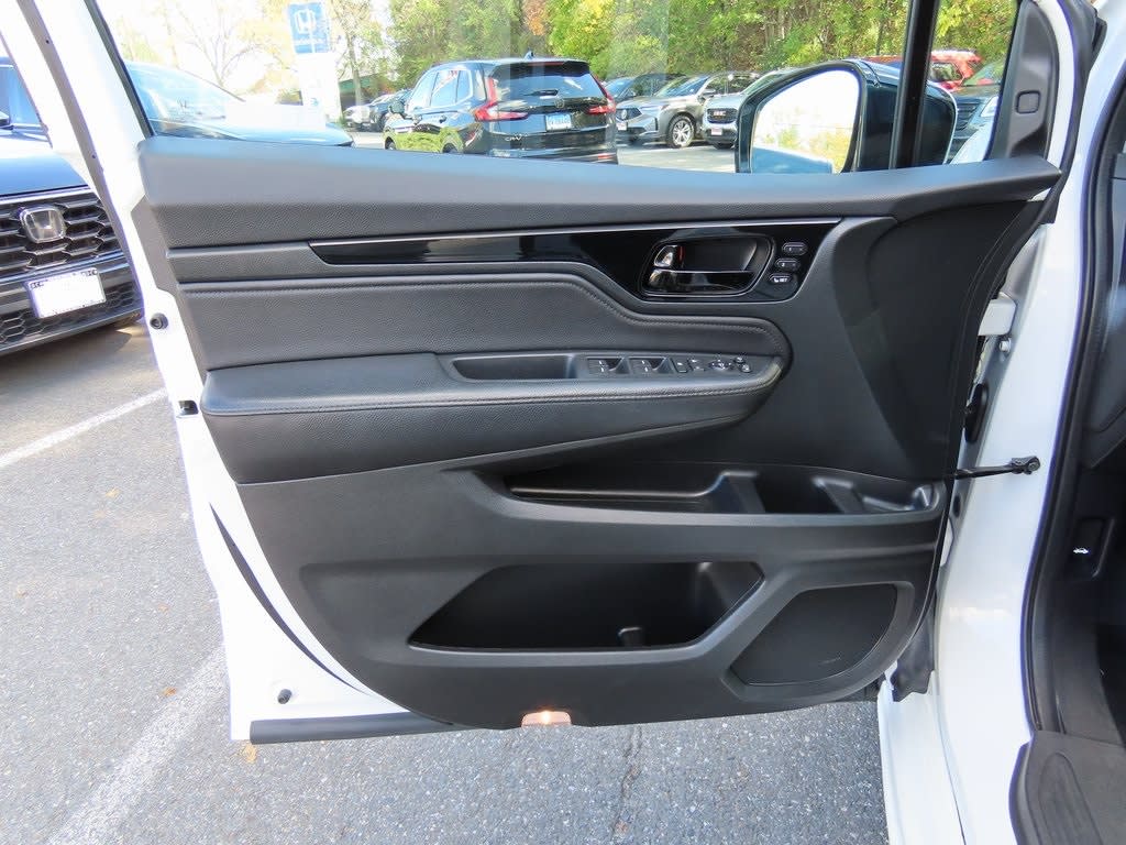 Thumbnail: 2023 Honda Odyssey - 25