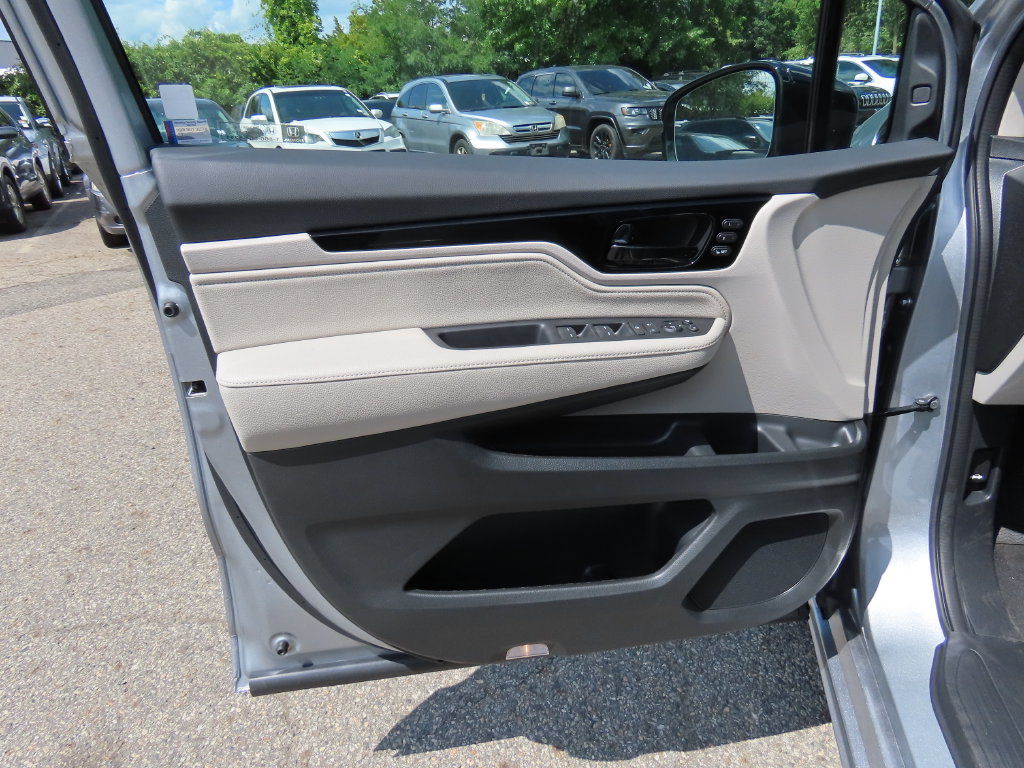 Thumbnail: 2027 Honda Odyssey - 22