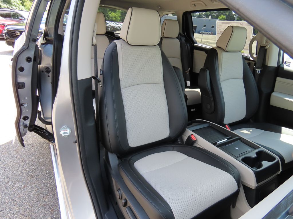 Thumbnail: 2026 Honda Odyssey - 12