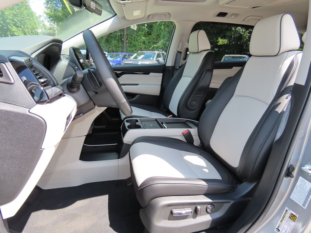Thumbnail: 2026 Honda Odyssey - 11