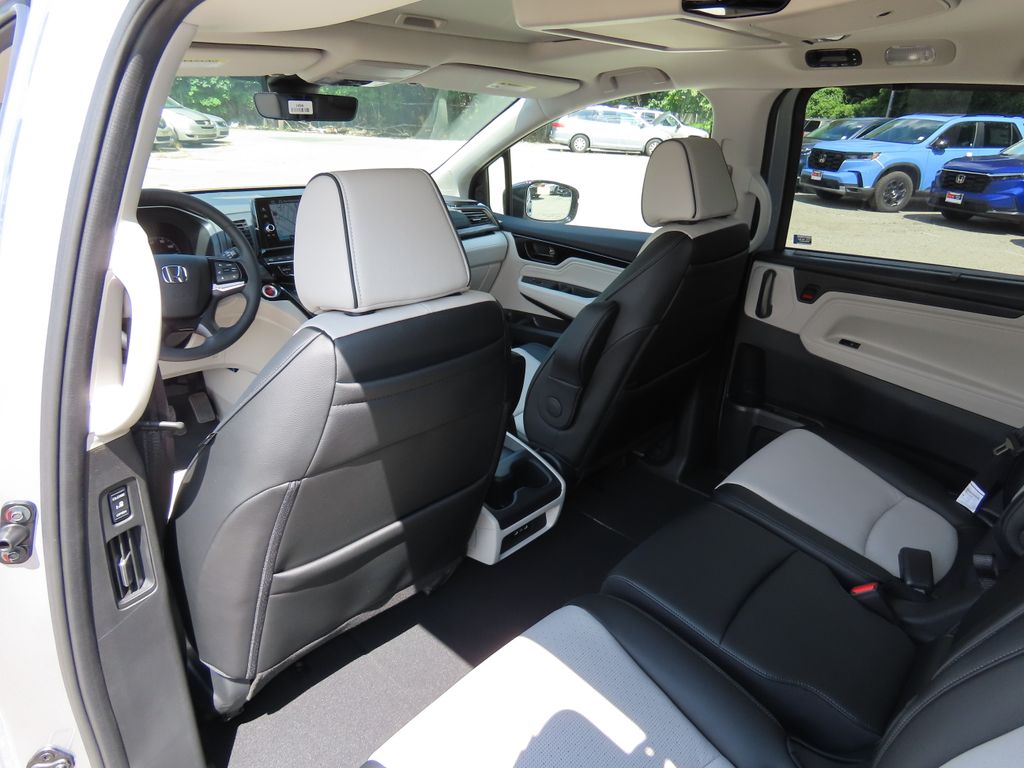 Thumbnail: 2026 Honda Odyssey - 20