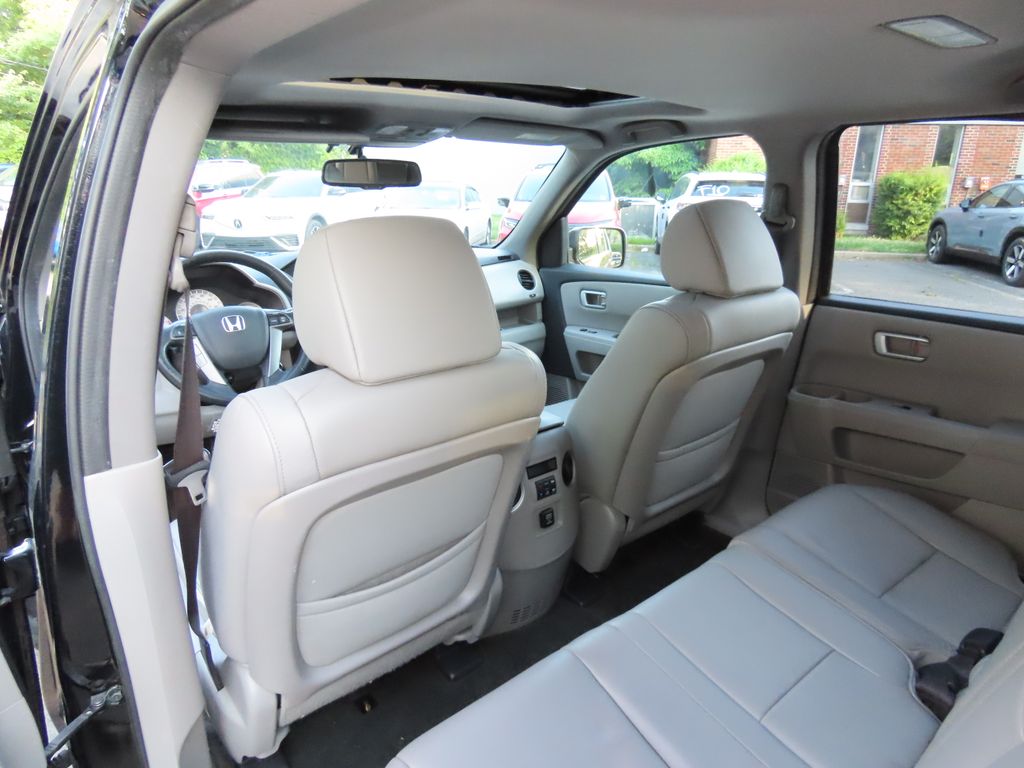 Thumbnail: 2015 Honda Pilot - 23