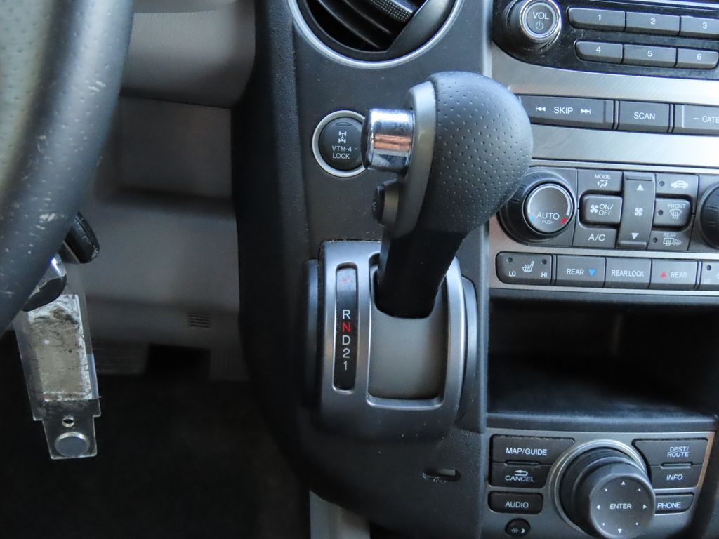 Thumbnail: 2015 Honda Pilot - 15