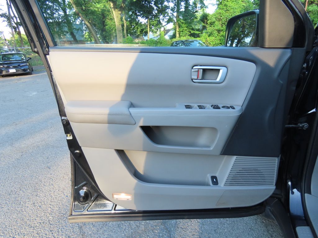 Thumbnail: 2015 Honda Pilot - 24