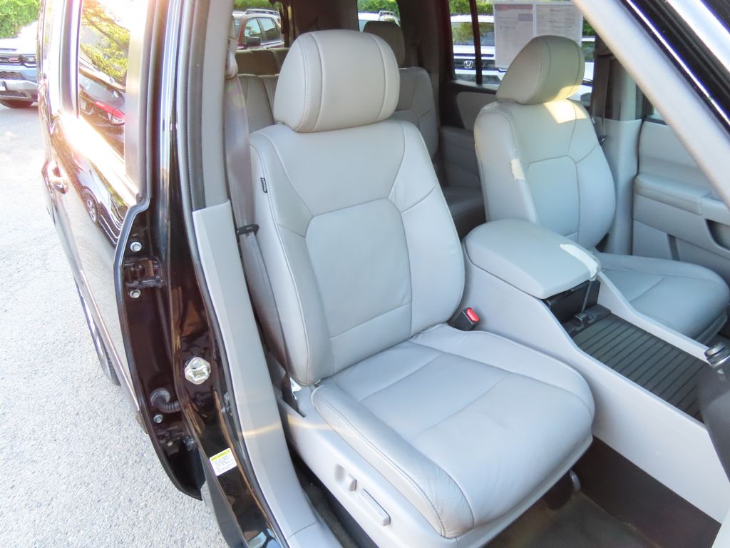 Thumbnail: 2015 Honda Pilot - 25