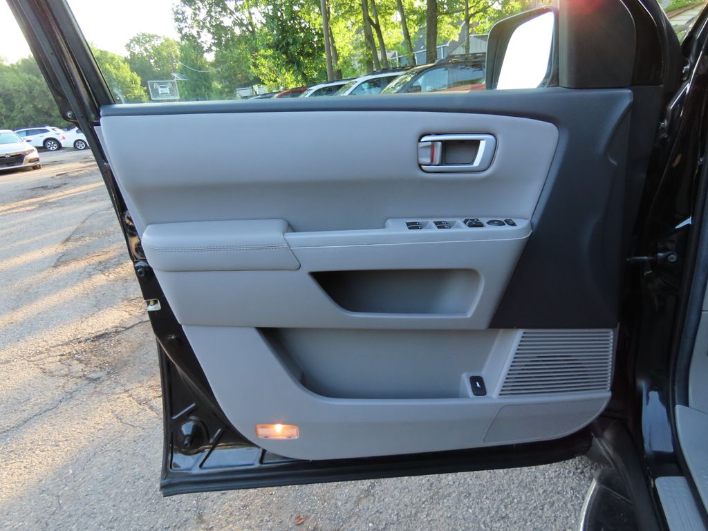 Thumbnail: 2012 Honda Pilot - 24