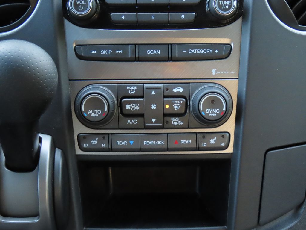 Thumbnail: 2012 Honda Pilot - 27