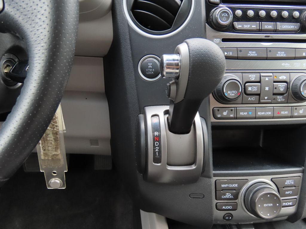 Thumbnail: 2012 Honda Pilot - 16