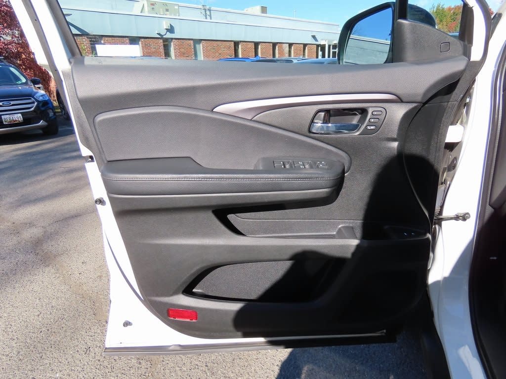 Thumbnail: 2022 Honda Pilot - 23