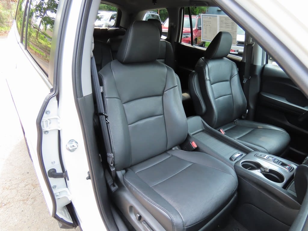 2022 Honda Pilot SE 24
