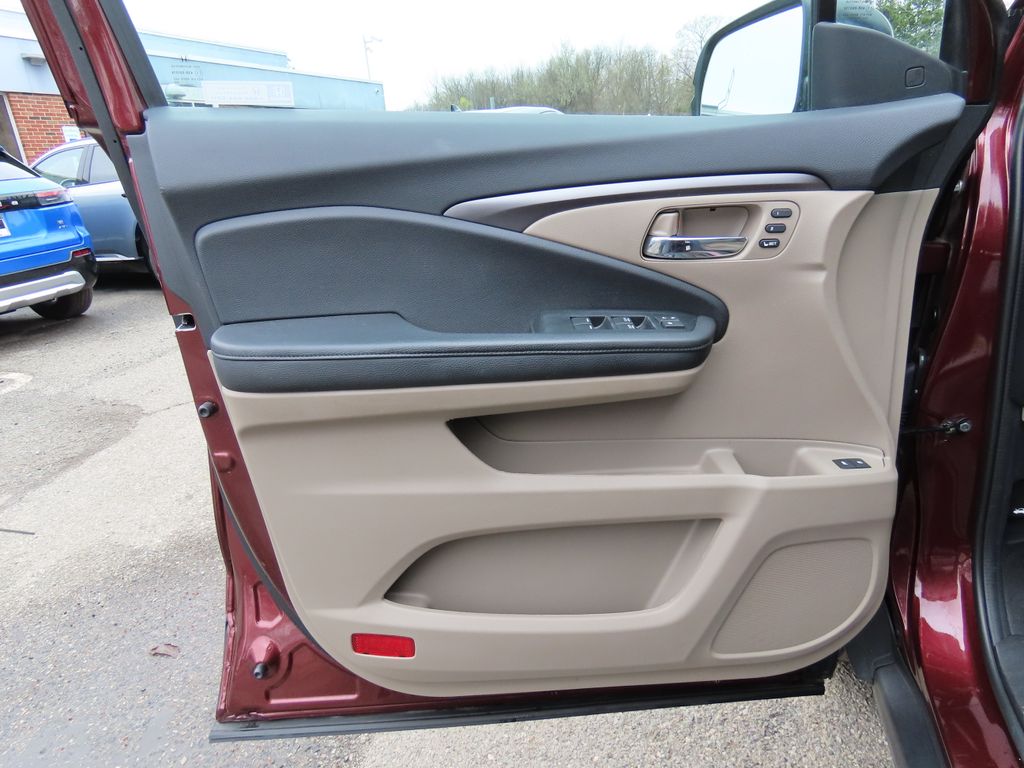 Thumbnail: 2022 Honda Pilot - 23