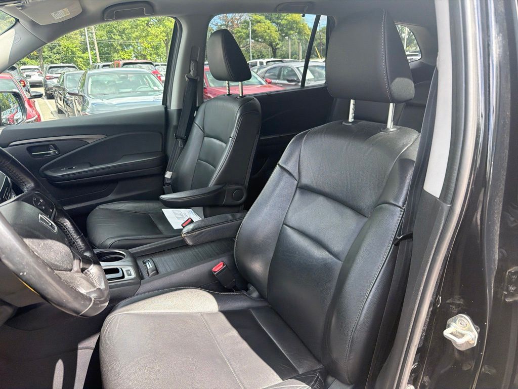 Thumbnail: 2019 Honda Pilot - 8
