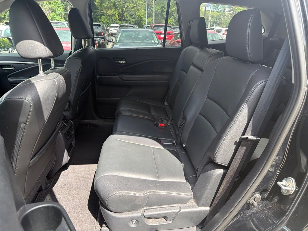Thumbnail: 2019 Honda Pilot - 9