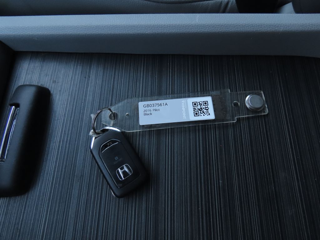 Thumbnail: 2016 Honda Pilot - 27
