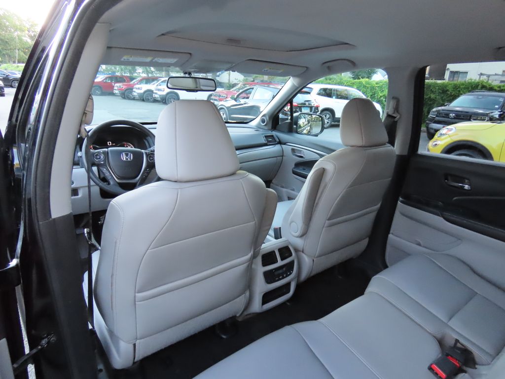 Thumbnail: 2016 Honda Pilot - 20