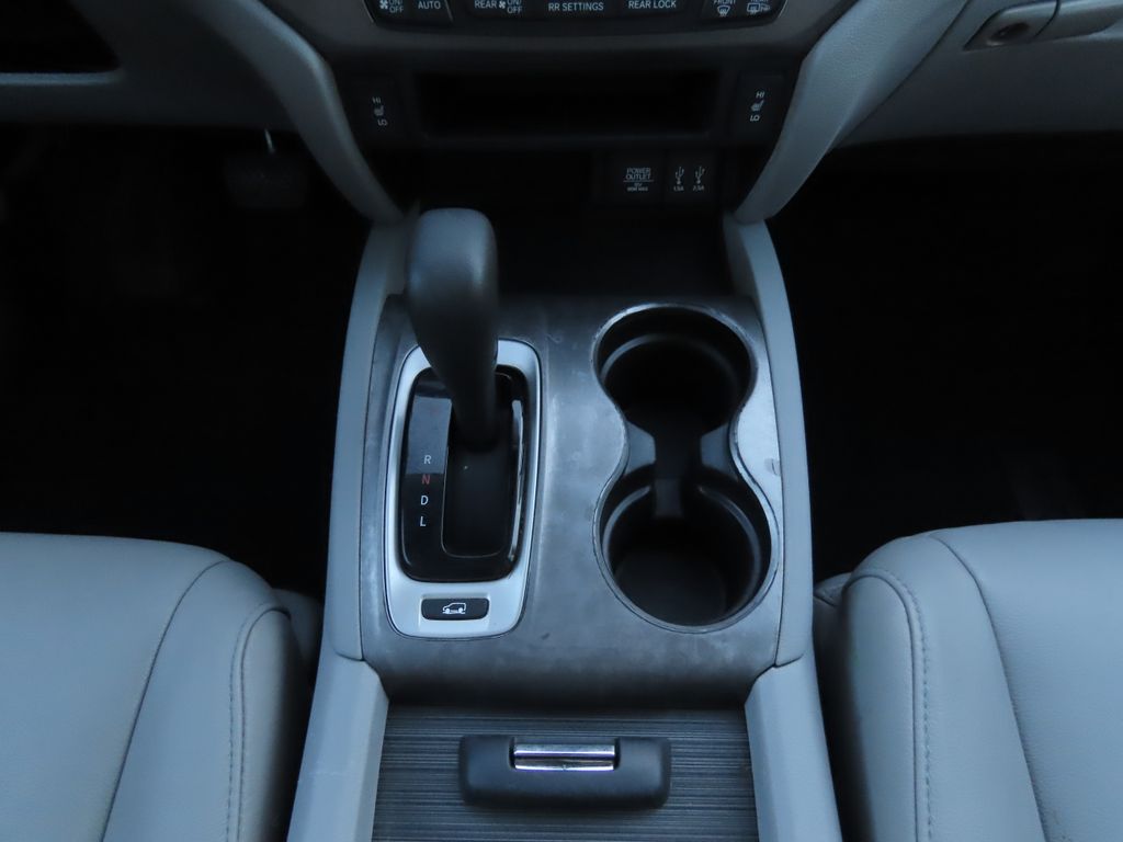 Thumbnail: 2016 Honda Pilot - 14