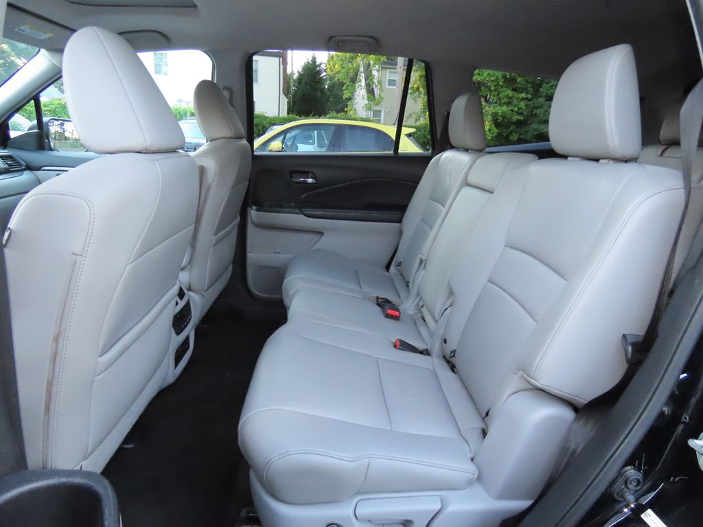 Thumbnail: 2016 Honda Pilot - 12
