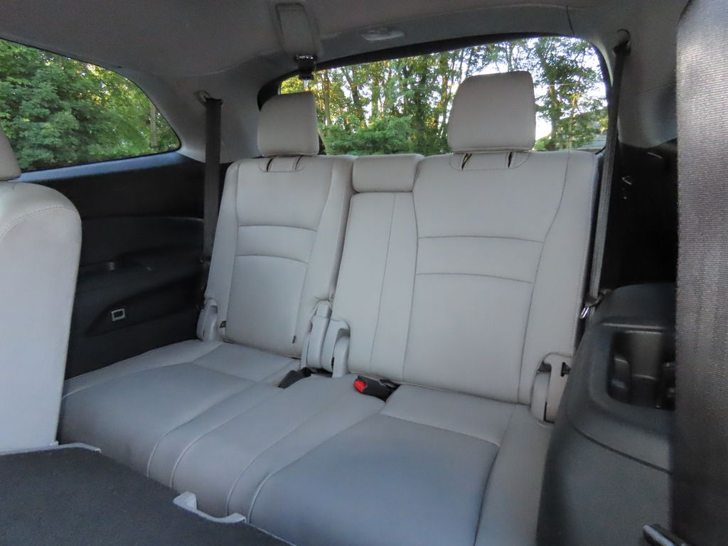 Thumbnail: 2016 Honda Pilot - 19