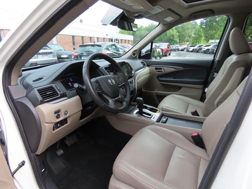 Thumbnail: 2019 Honda Pilot - 11