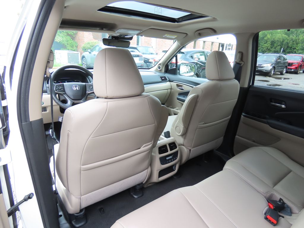 Thumbnail: 2019 Honda Pilot - 23