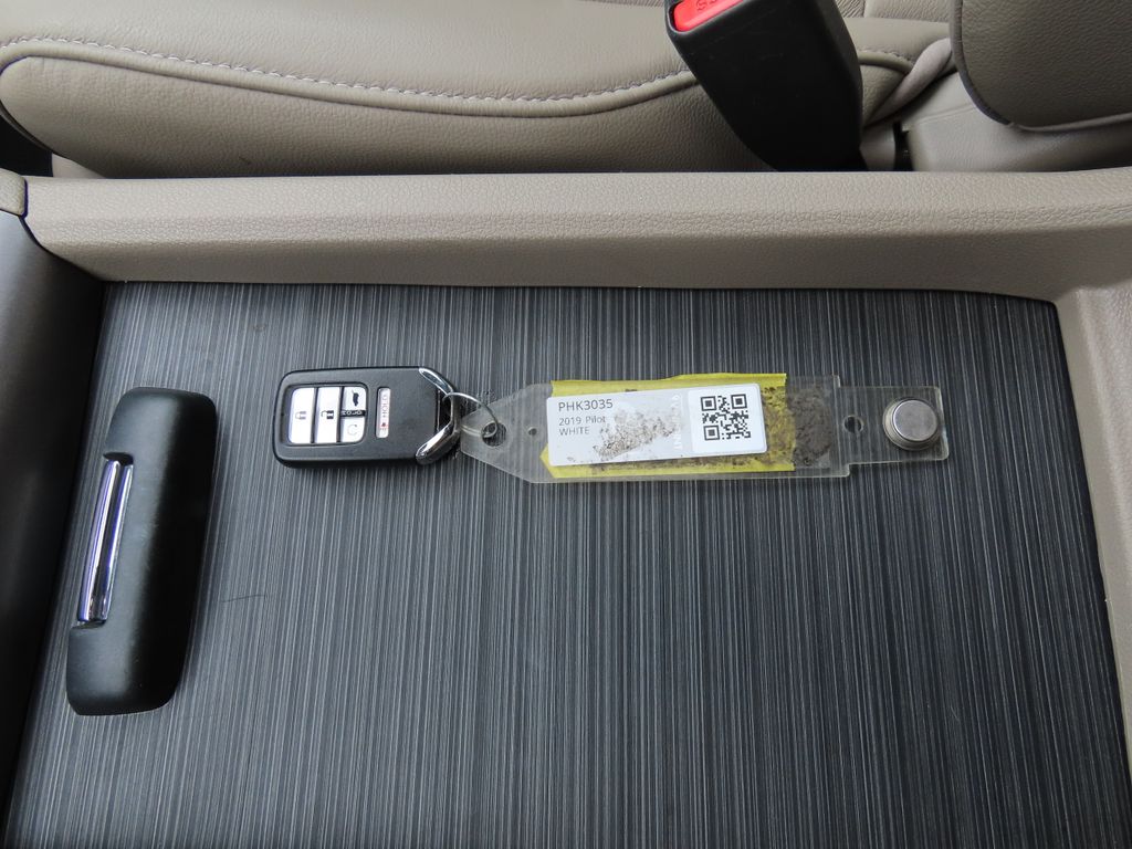 Thumbnail: 2019 Honda Pilot - 30