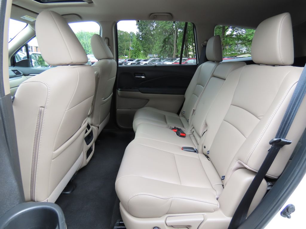 Thumbnail: 2019 Honda Pilot - 13