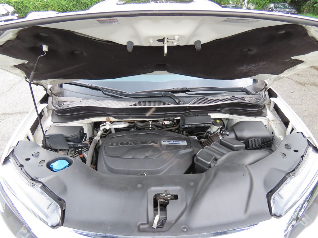 Thumbnail: 2019 Honda Pilot - 9