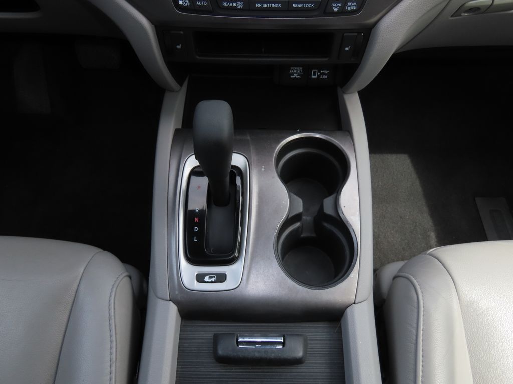 Thumbnail: 2019 Honda Pilot - 12