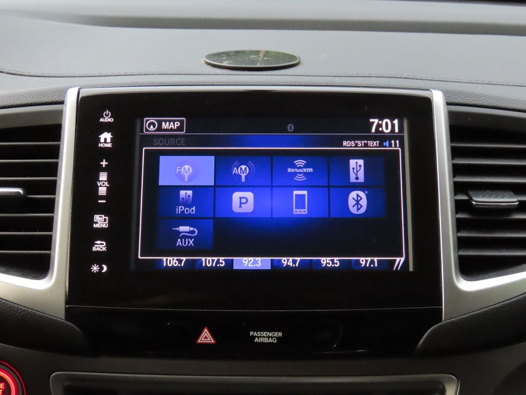 Thumbnail: 2017 Honda Pilot - 26