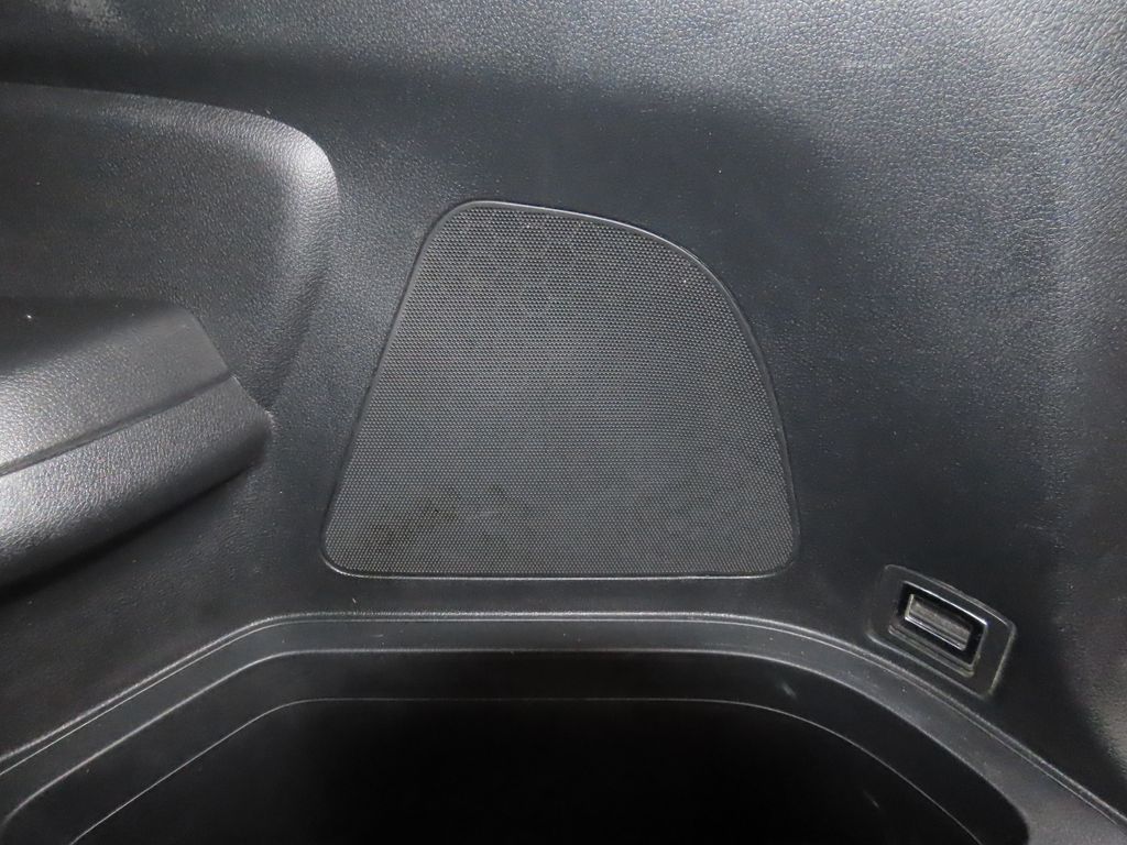 Thumbnail: 2017 Honda Pilot - 21
