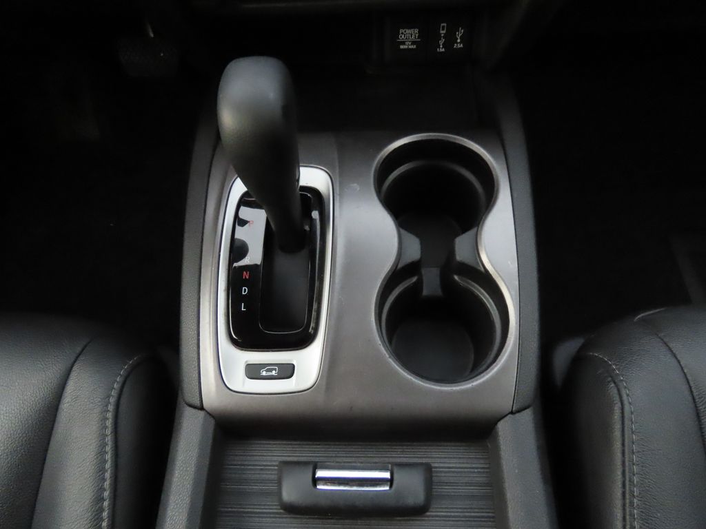 Thumbnail: 2017 Honda Pilot - 14