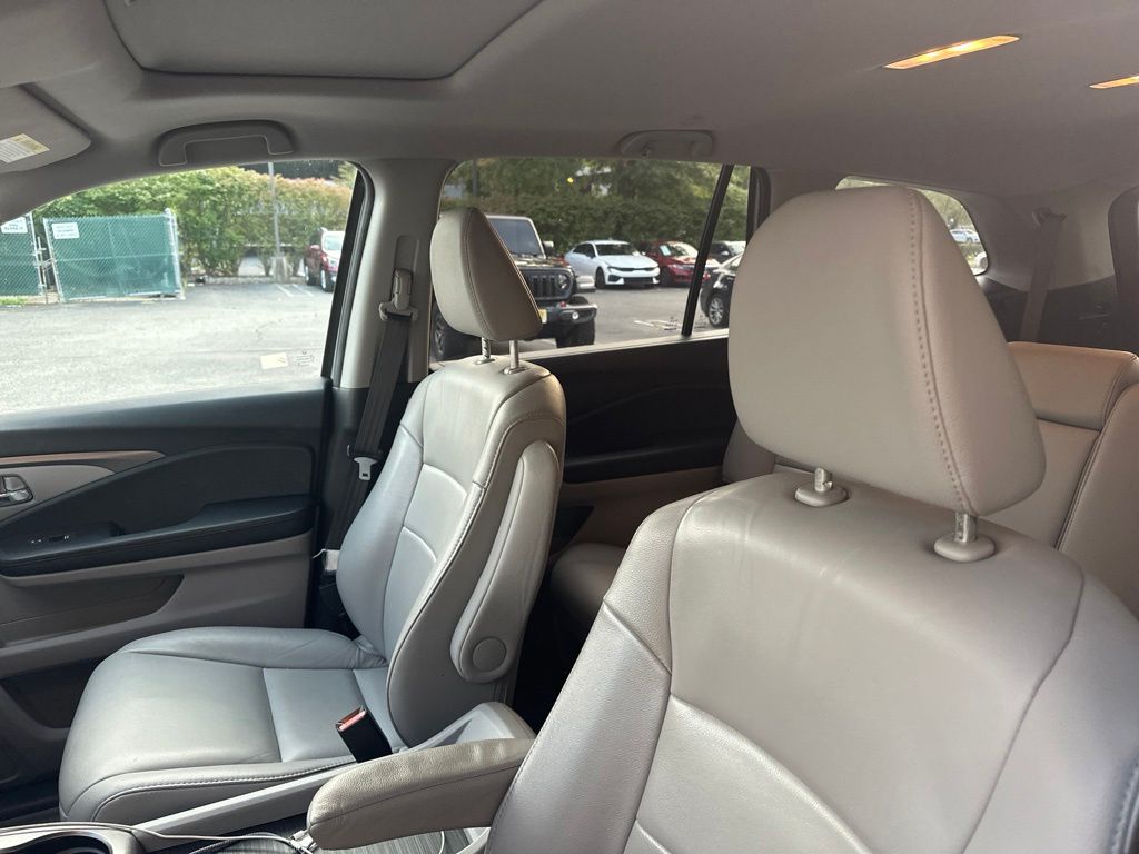 Thumbnail: 2018 Honda Pilot - 5