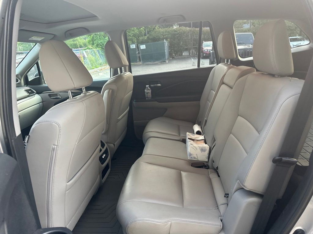 Thumbnail: 2018 Honda Pilot - 7