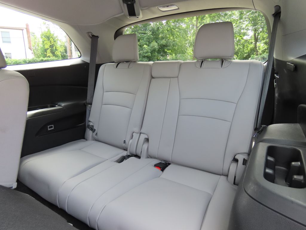 Thumbnail: 2018 Honda Pilot - 22