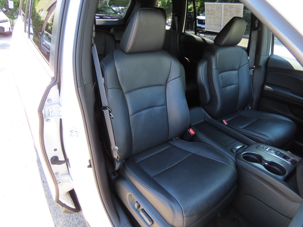 Thumbnail: 2023 Honda Passport - 22