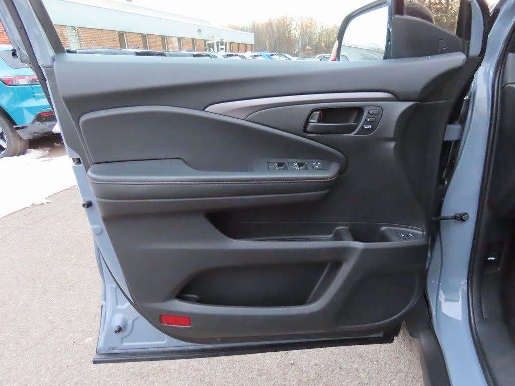 Thumbnail: 2023 Honda Passport - 21