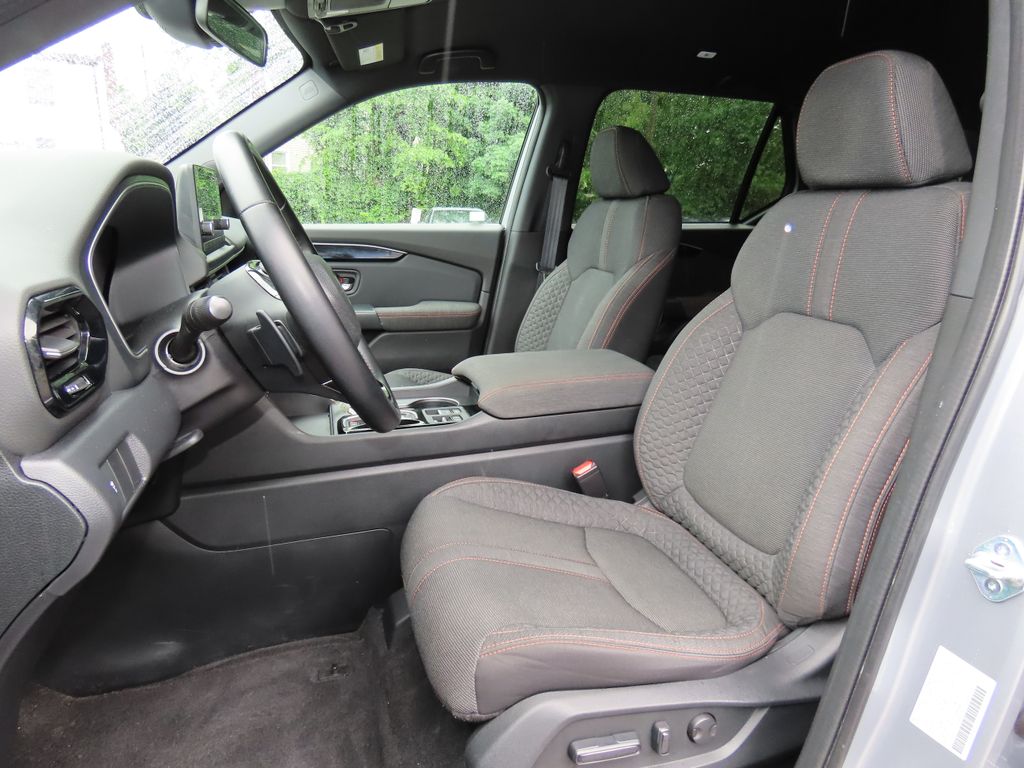 Thumbnail: 2023 Honda Pilot - 11