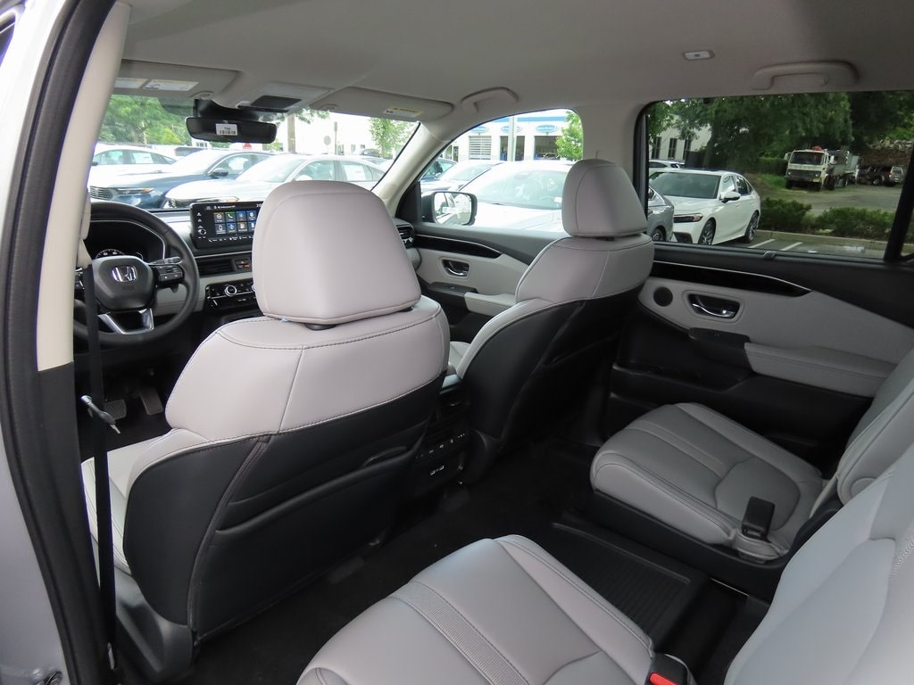 Thumbnail: 2025 Honda Pilot - 19