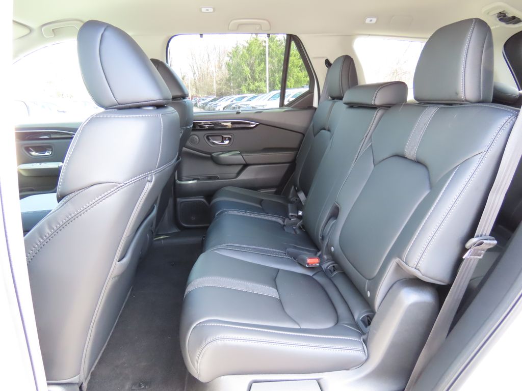 Thumbnail: 2026 Honda Pilot - 12