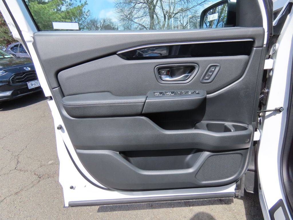 Thumbnail: 2026 Honda Pilot - 23